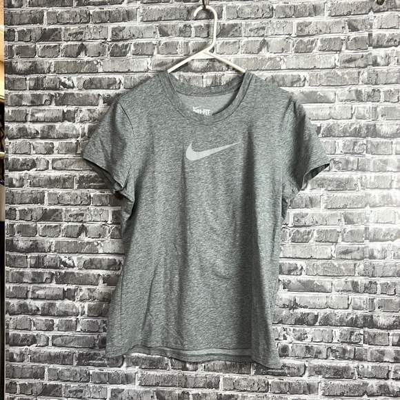 Nike Tops - Nike‎